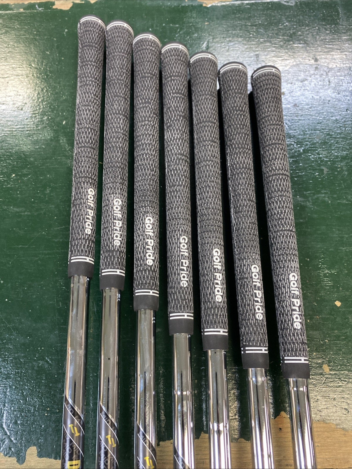 RH Srixon ZXi7 Iron Set 4-PW Dynamic Golf Tour Issue Mid S400 Steel - Image 18