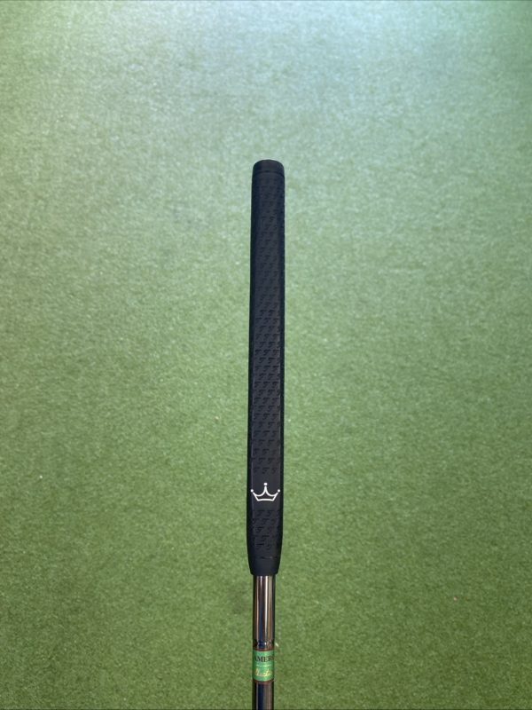 Scotty Cameron 2004 Holiday Collection 34” Blade Putter Limited Baby T Grip