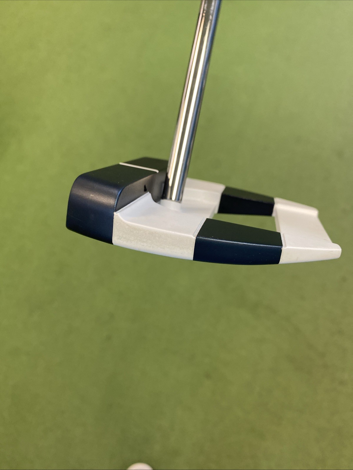 Used LH Odyssey Ai-One Square 2 Square Jailbird 34” Mallet Putter + HC - Image 5