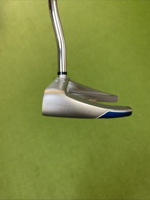 Used LH Odyssey White Hot RX V-Line Fang 33” Mallet Putter - Image 6