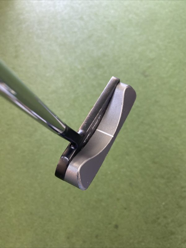 Used RH Odyssey Tri Hot 5K 34” Blade Putter + HC
