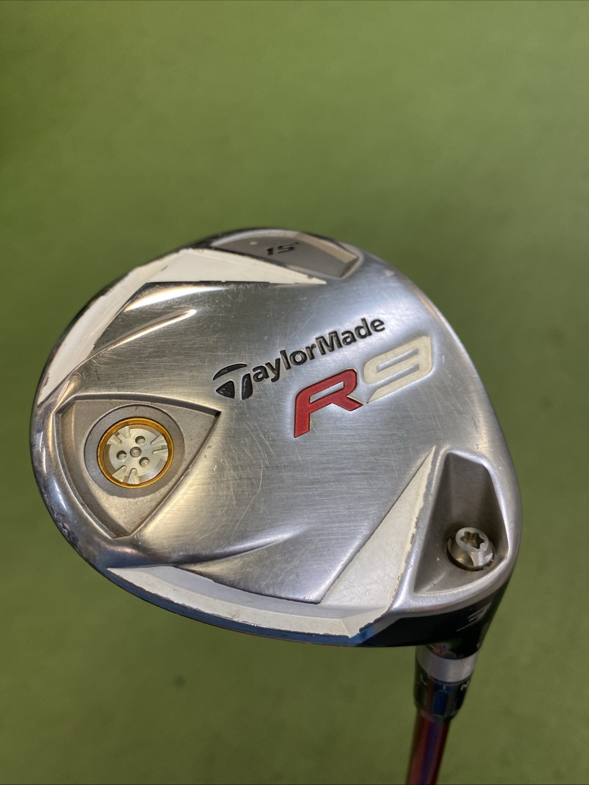 Used RH TaylorMade R9 15* 3-Wood Fujikura Motore 70g Regular Flex - Image 3