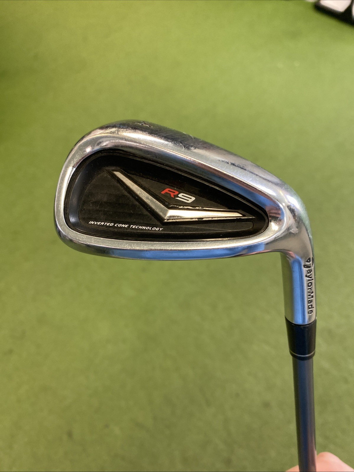 Used RH TaylorMade R9 Iron Set 7-PW-GW Fujikura Motore 65g Regular Flex - Image 11