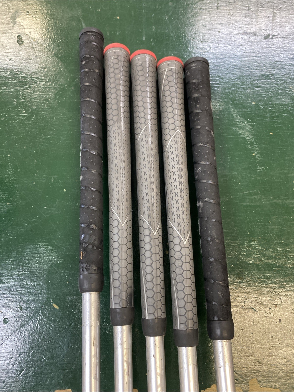 Used RH TaylorMade R9 Iron Set 7-PW-GW Fujikura Motore 65g Regular Flex - Image 14