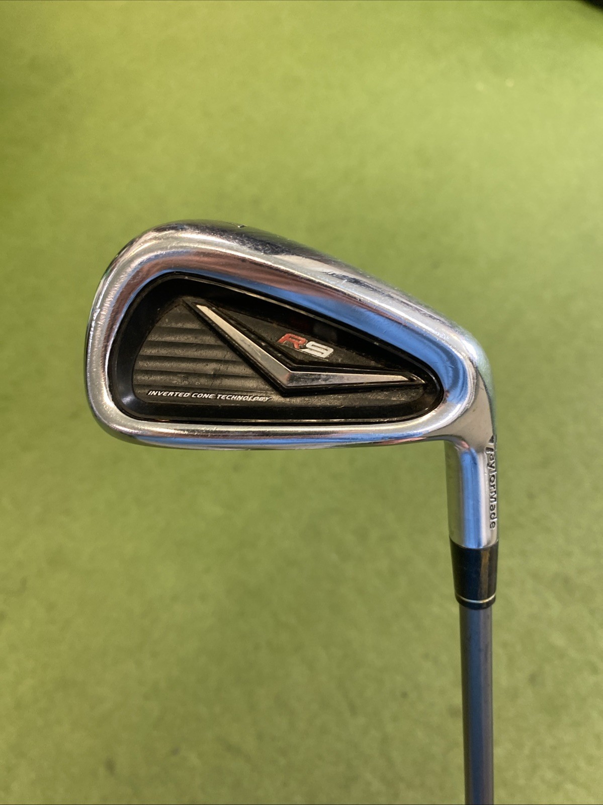Used RH TaylorMade R9 Iron Set 7-PW-GW Fujikura Motore 65g Regular Flex - Image 3