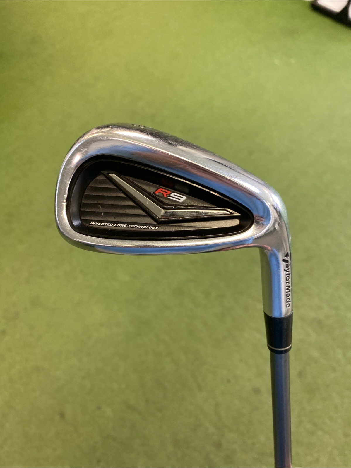Used RH TaylorMade R9 Iron Set 7-PW-GW Fujikura Motore 65g Regular Flex - Image 5