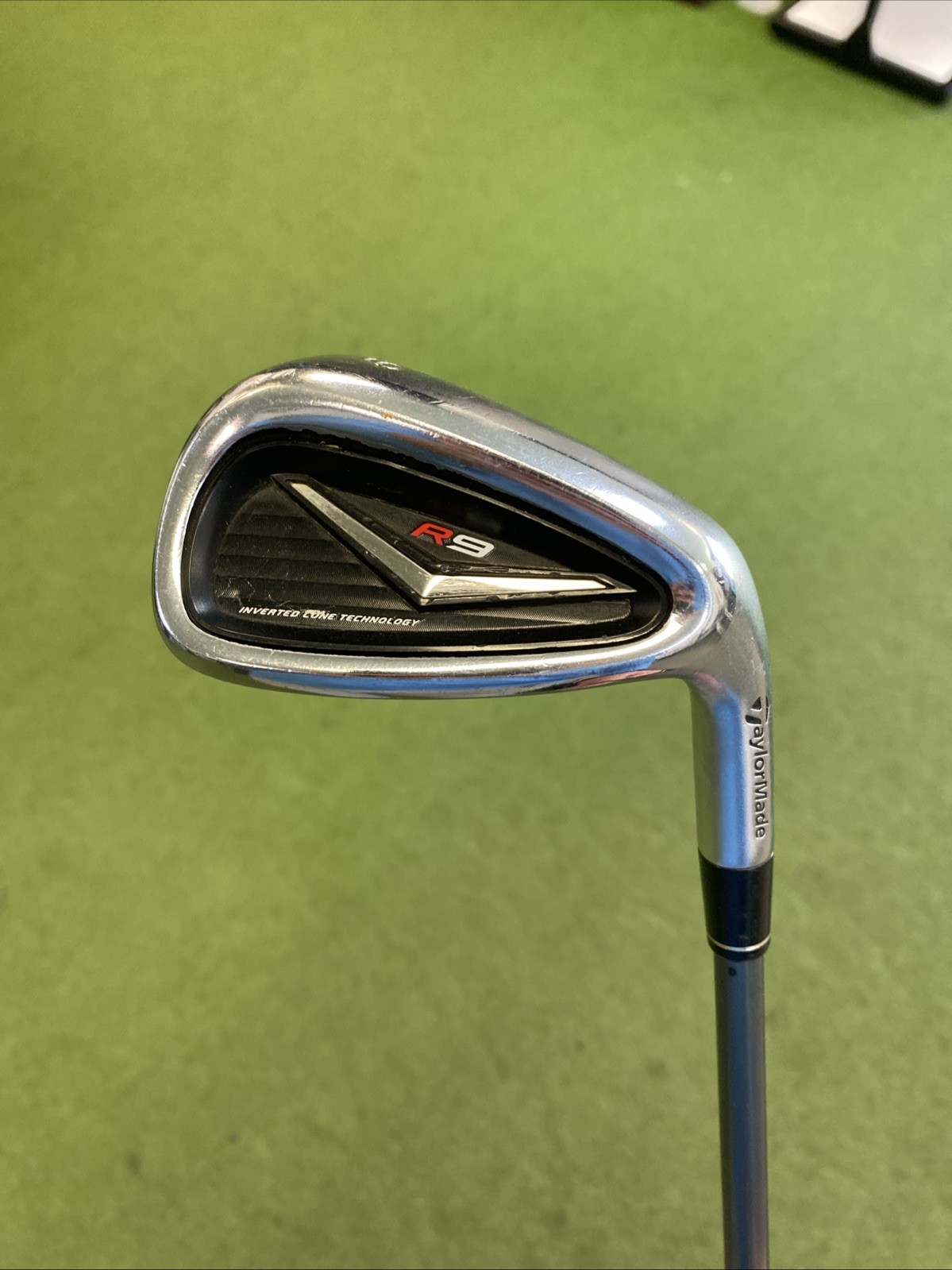 Used RH TaylorMade R9 Iron Set 7-PW-GW Fujikura Motore 65g Regular Flex - Image 7