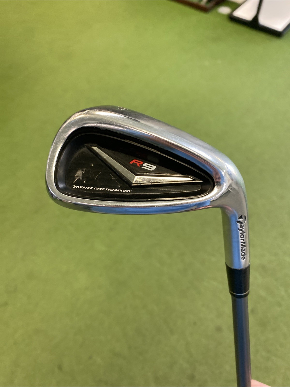 Used RH TaylorMade R9 Iron Set 7-PW-GW Fujikura Motore 65g Regular Flex - Image 9