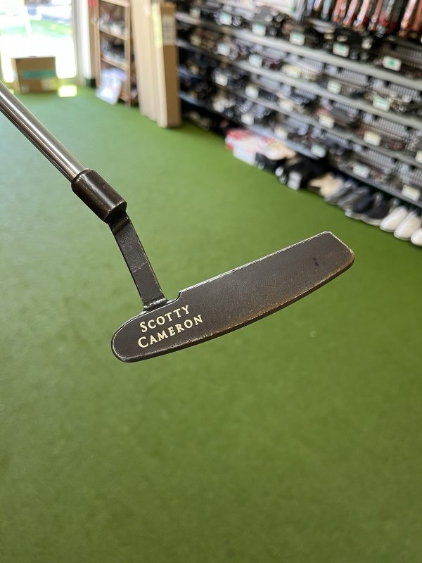 Tour-Issue-Scotty-Cameron-Left-Handed-Newport-Putter-357141313151-2