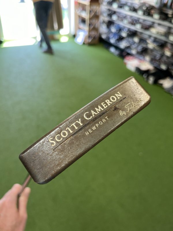 Tour-Issue-Scotty-Cameron-Left-Handed-Newport-Putter-357141313151-4