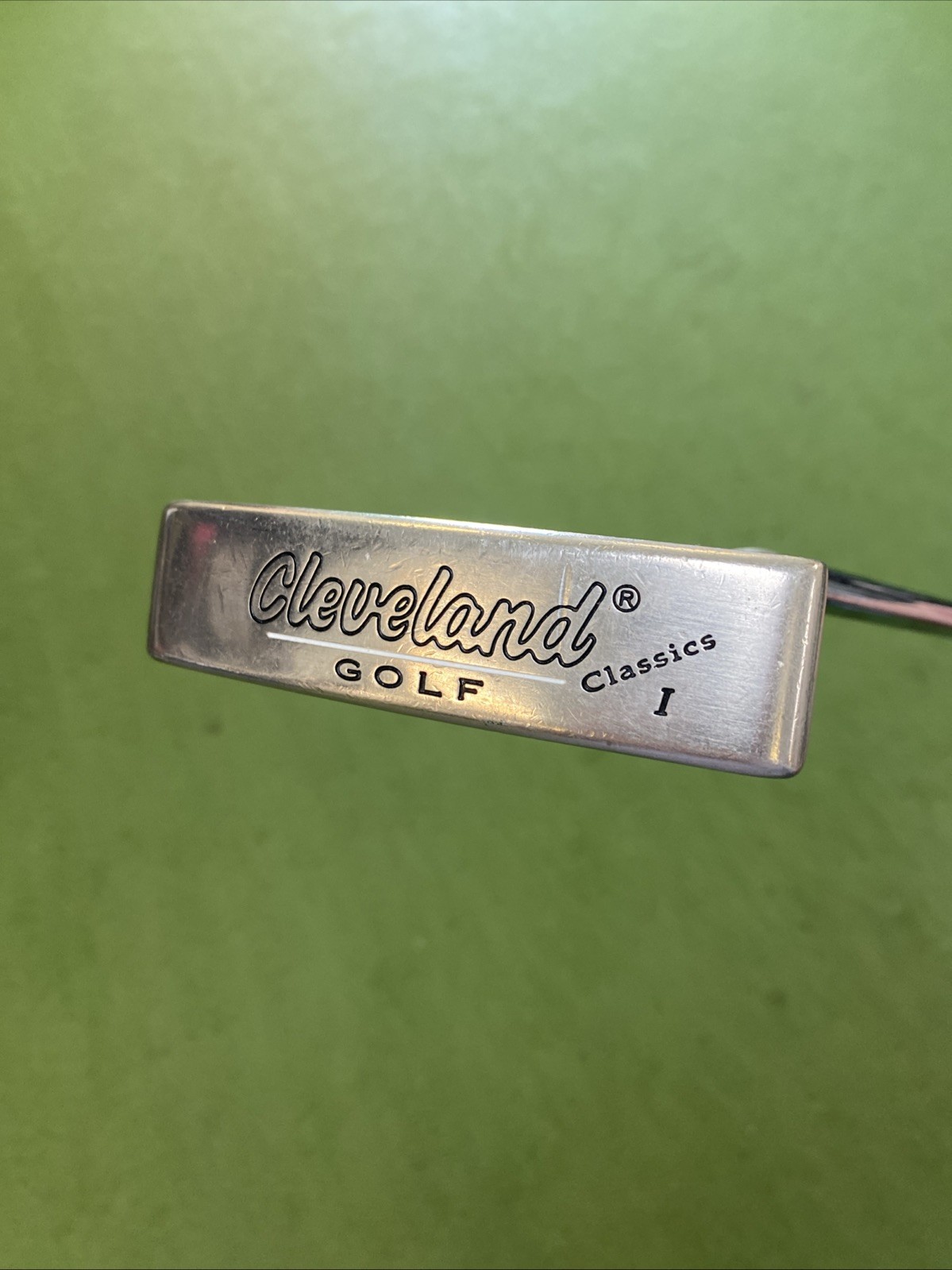 Used RH Cleveland Classic 1 35” Blade Putter - Image 3