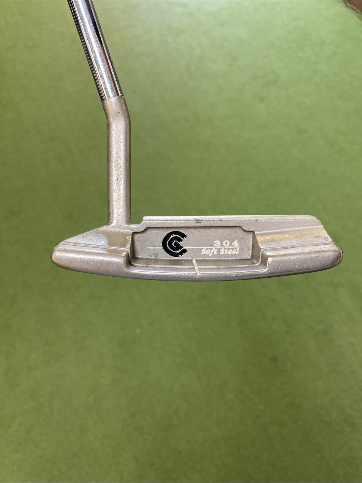 Used RH Cleveland Classic 1 35” Blade Putter - Image 4