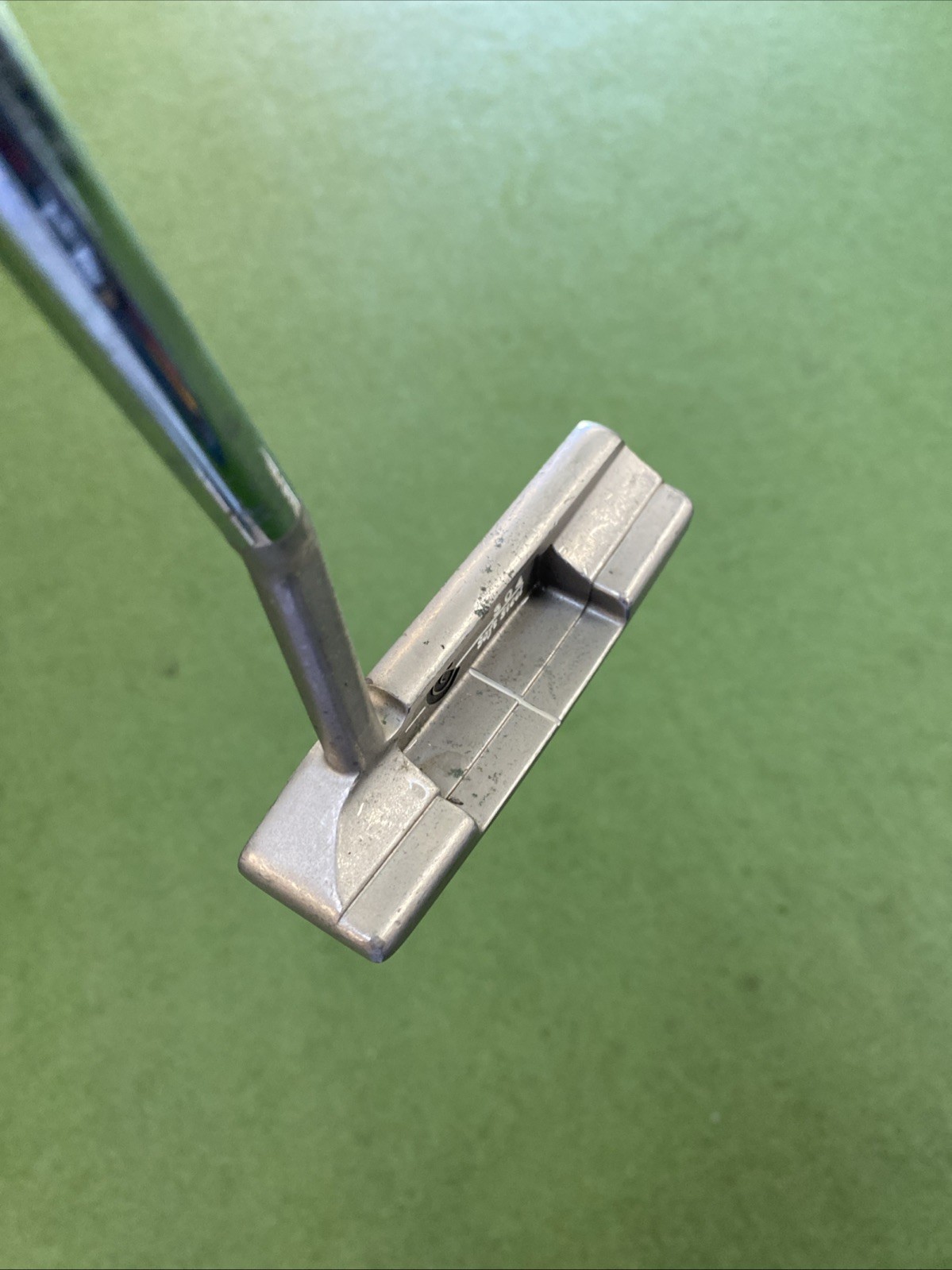 Used RH Cleveland Classic 1 35” Blade Putter - Image 5