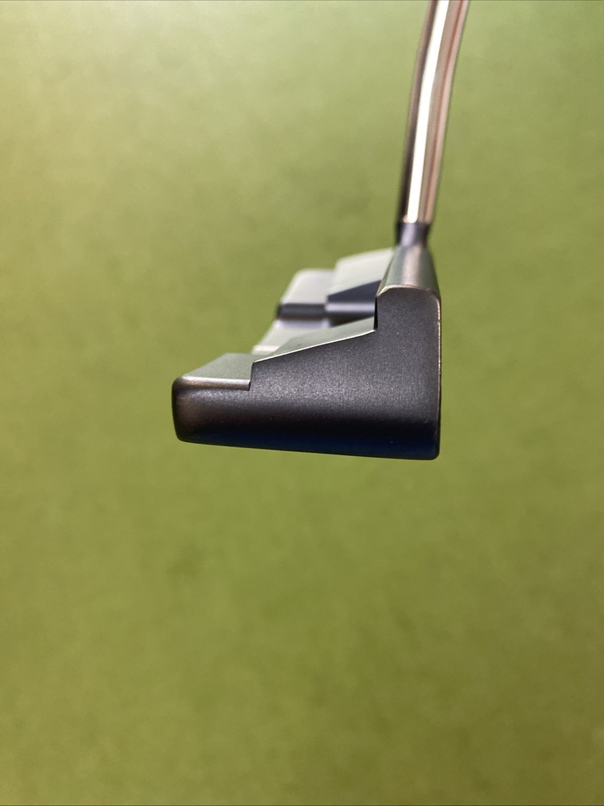 Used RH Odyssey Ai-One Double Wide 33” Putter + HC - Image 5