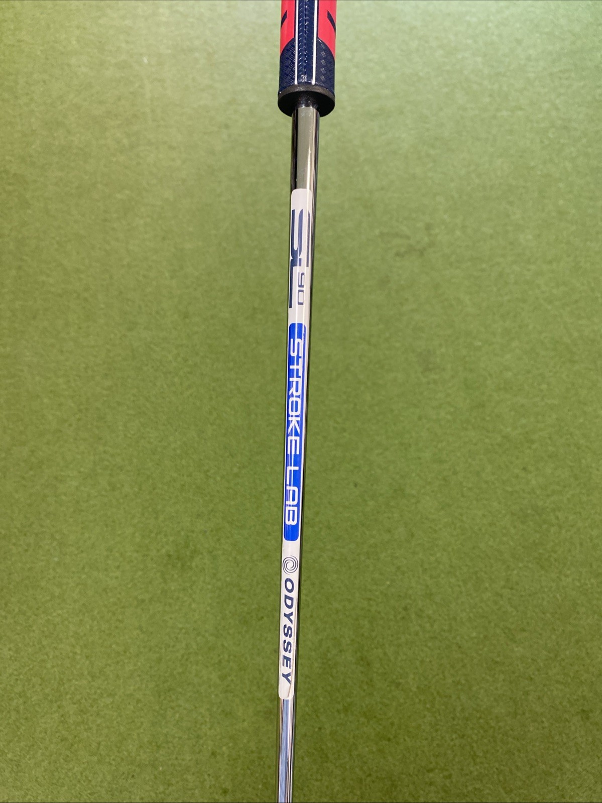Used RH Odyssey Ai-One Double Wide 33” Putter + HC - Image 8