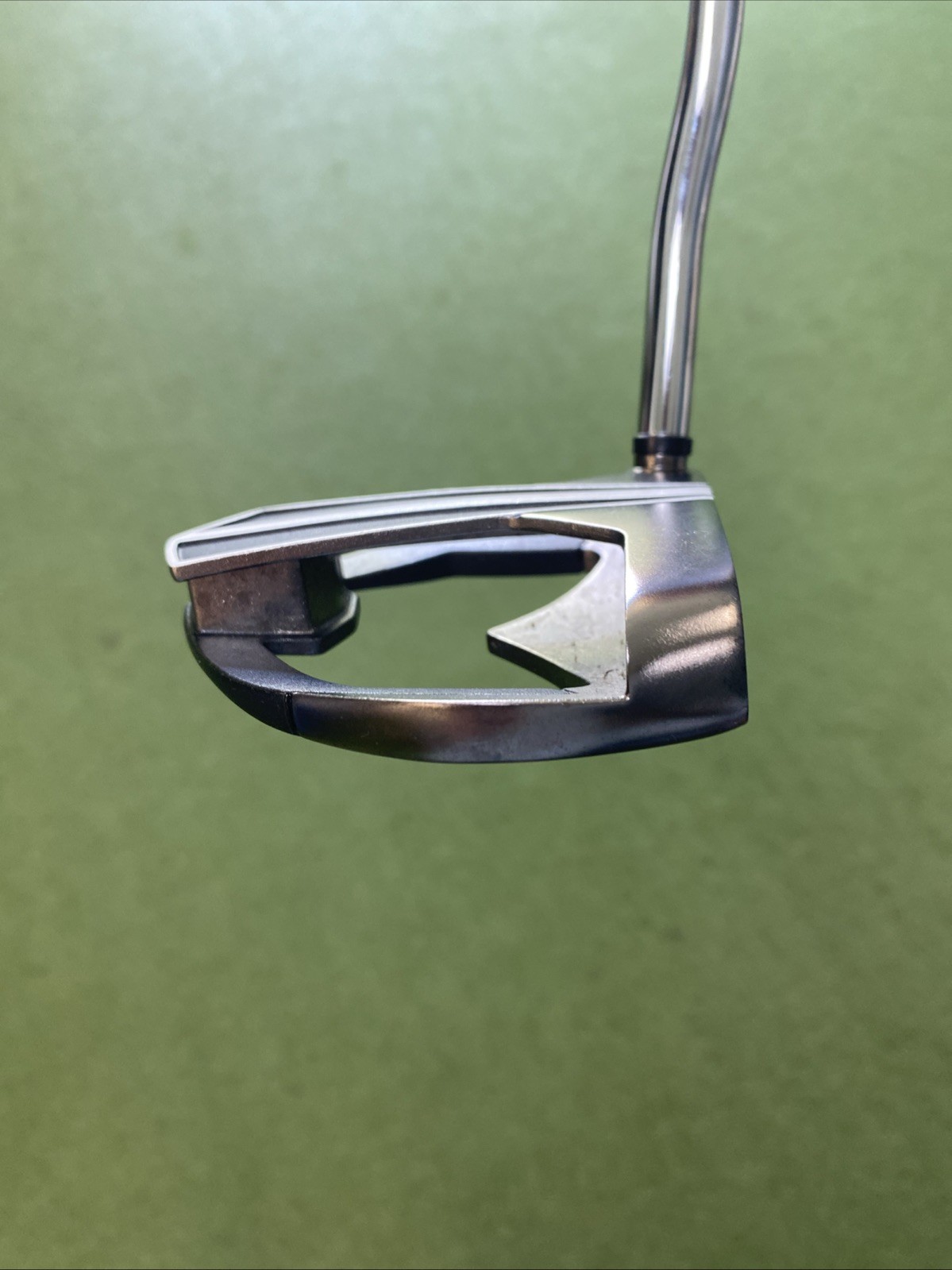Used RH Odyssey White Ice DART 35” Mallet Putter + HC - Image 5