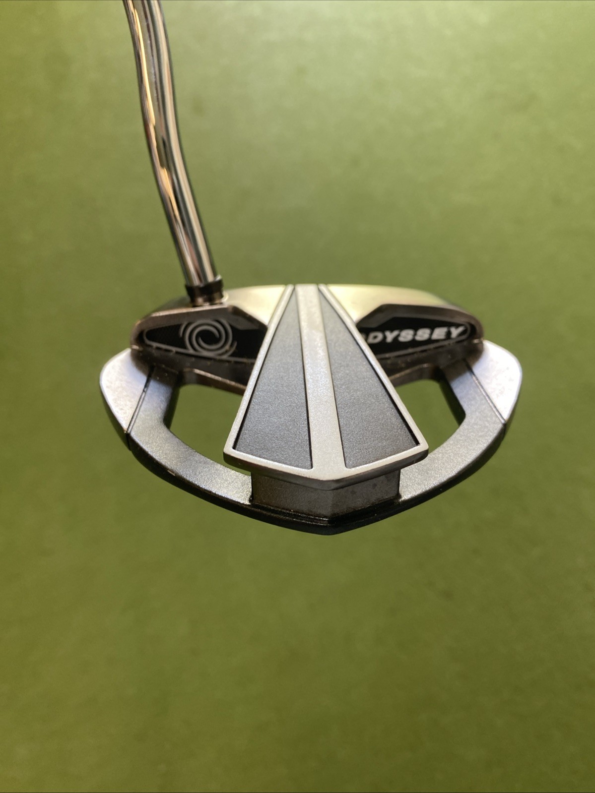 Used RH Odyssey White Ice DART 35” Mallet Putter + HC - Image 6