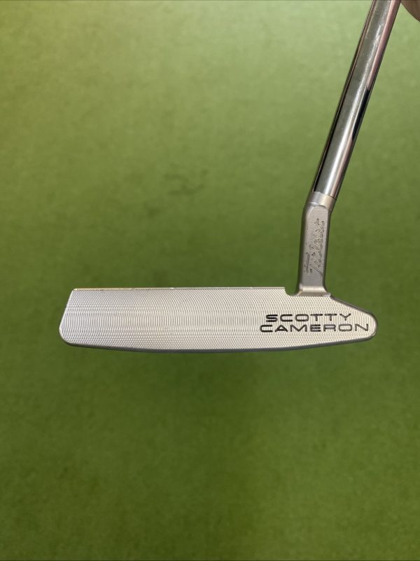 Used RH Scotty Cameron Special Select Newport 2.5 35” Blade Putter - Image 3