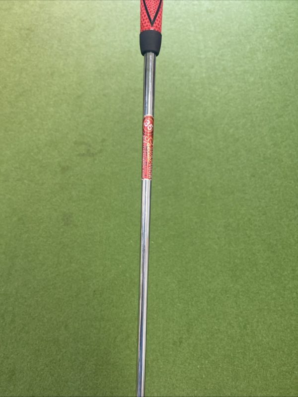 Used RH Scotty Cameron Special Select Newport 2.5 35” Blade Putter - Image 8