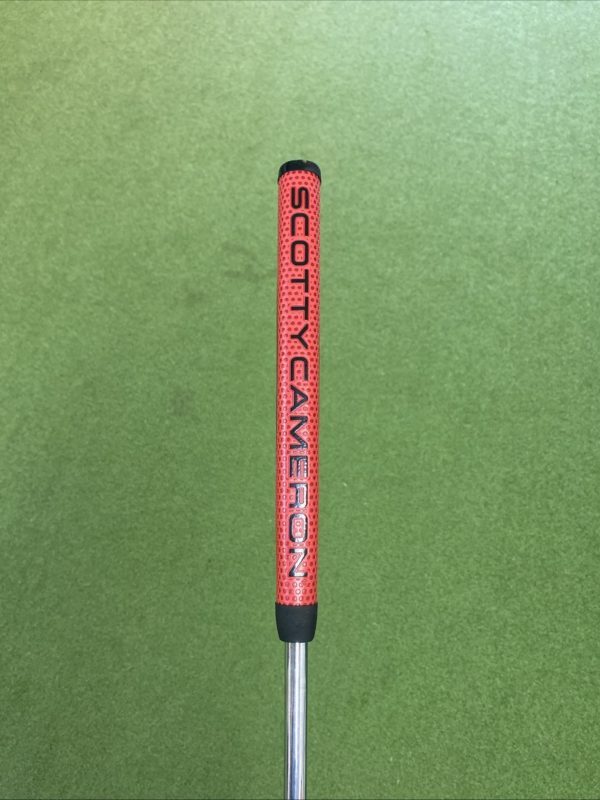 Used RH Scotty Cameron Special Select Newport 2.5 35” Blade Putter - Image 9