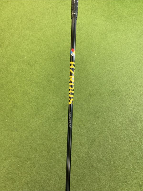 Used RH TaylorMade M1 9.5* Driver HZRDUS Yellow 60g Graphite Stiff Flex - Image 8