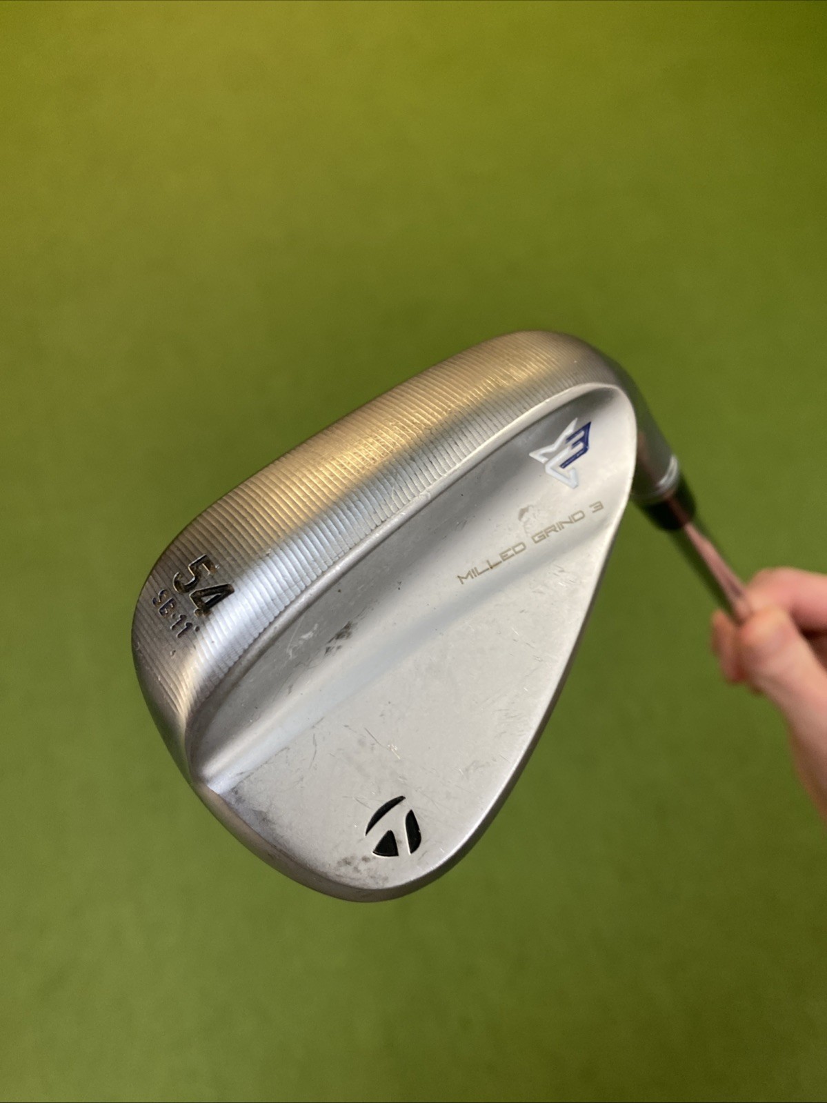 Used RH TaylorMade Milled Grind 3 54.11* Sand Wedge Dynamic Gold Tour Issue S200 - Image 3