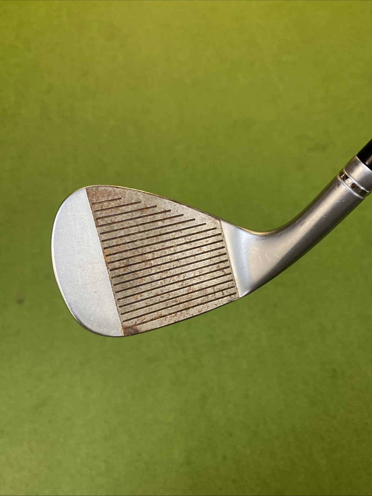 Used RH TaylorMade Milled Grind 3 54.11* Sand Wedge Dynamic Gold Tour Issue S200 - Image 4