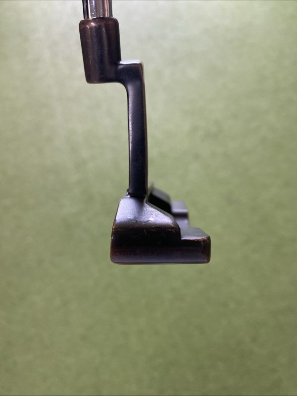 Used RH TaylorMade TP Juno 303 35” Blade Putter - Image 4