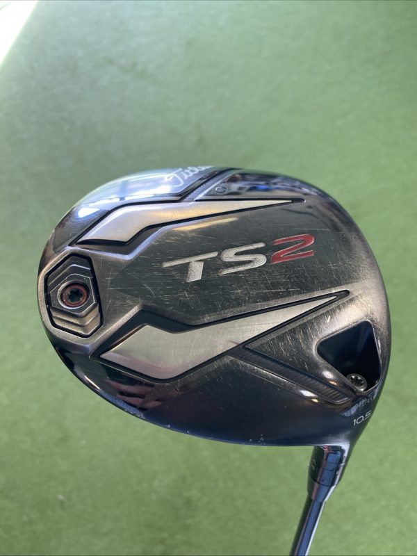 Used RH Titleist TS2 10.5* Driver Fujikura Vista Pro 60g Graphite Stiff Flex - Image 3