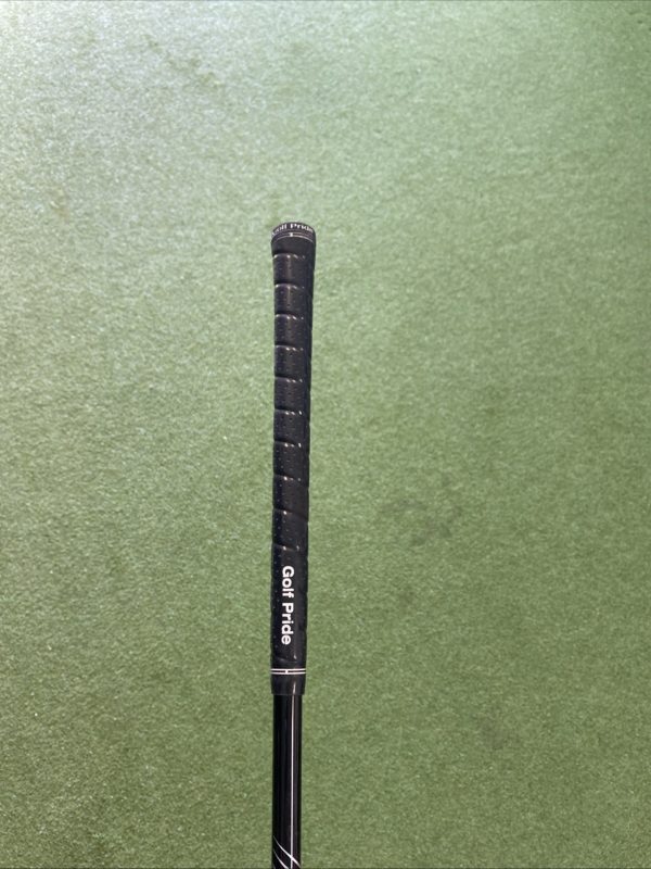 Used RH Titleist TS2 10.5* Driver Fujikura Vista Pro 60g Graphite Stiff Flex - Image 9