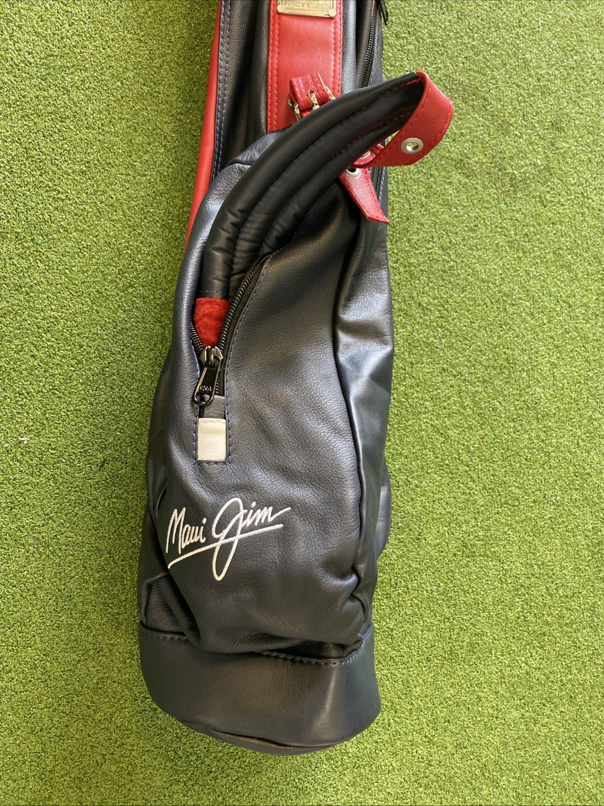 Links & Kings Sunday Blue/Red Leather Golf Bag Maui Jim The Links - Image 3