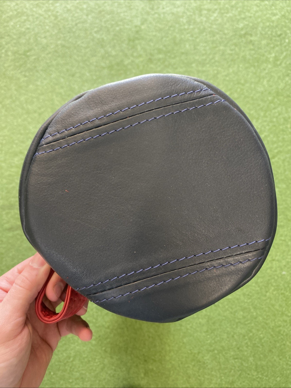 Links & Kings Sunday Blue/Red Leather Golf Bag Maui Jim The Links - Image 9