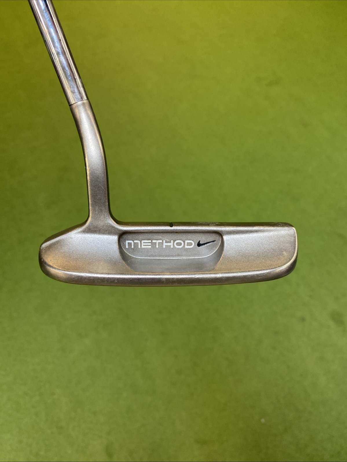Used RH Nike Method Core MC-2i 34” Blade Putter - Image 4
