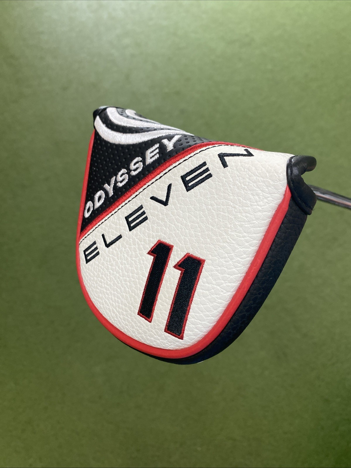 Used RH Odyssey Eleven 2-Ball 35” Mallet Putter + HC - Image 11