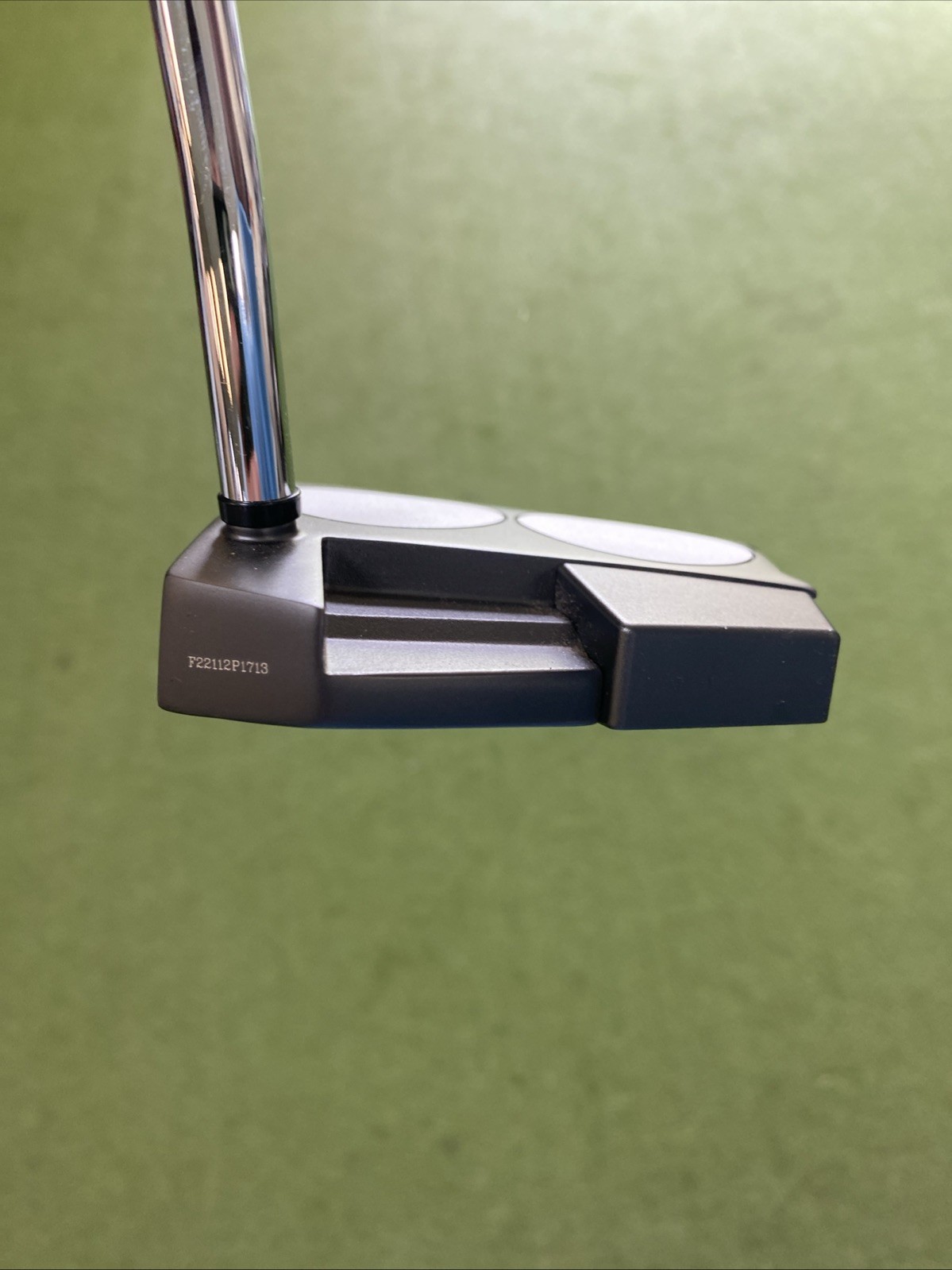 Used RH Odyssey Eleven 2-Ball 35” Mallet Putter + HC - Image 4