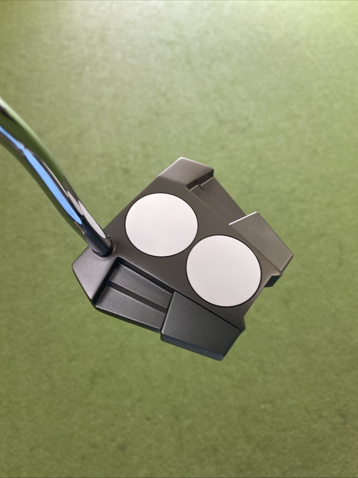 Used RH Odyssey Eleven 2-Ball 35” Mallet Putter + HC - Image 7