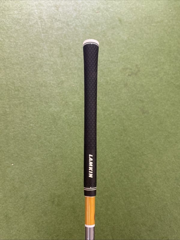 Used RH TaylorMade R11 15.5* 3-Wood Fujikura Motore Graphite Stiff Flex - Image 9