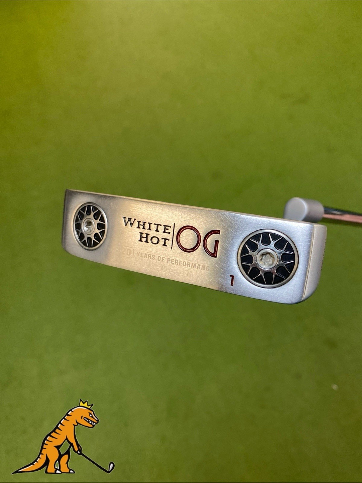 Used RH Odyssey White Hot OG 1 33” Blade Putter + HC