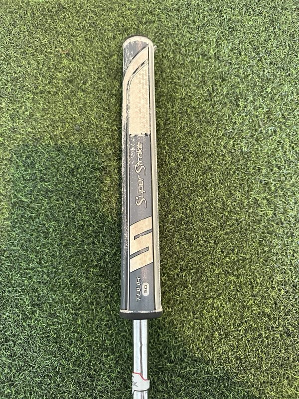 Used RH Odyssey White Smoke MC72 34” Putter