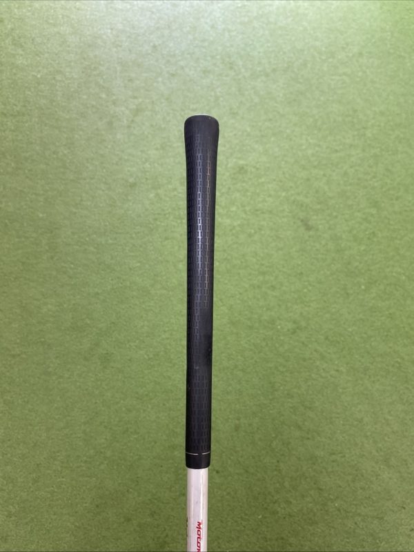 Used-RH-TaylorMade-R9-15-3-Wood-Fujikura-Motore-Graphite-Seniors-357141255143-8