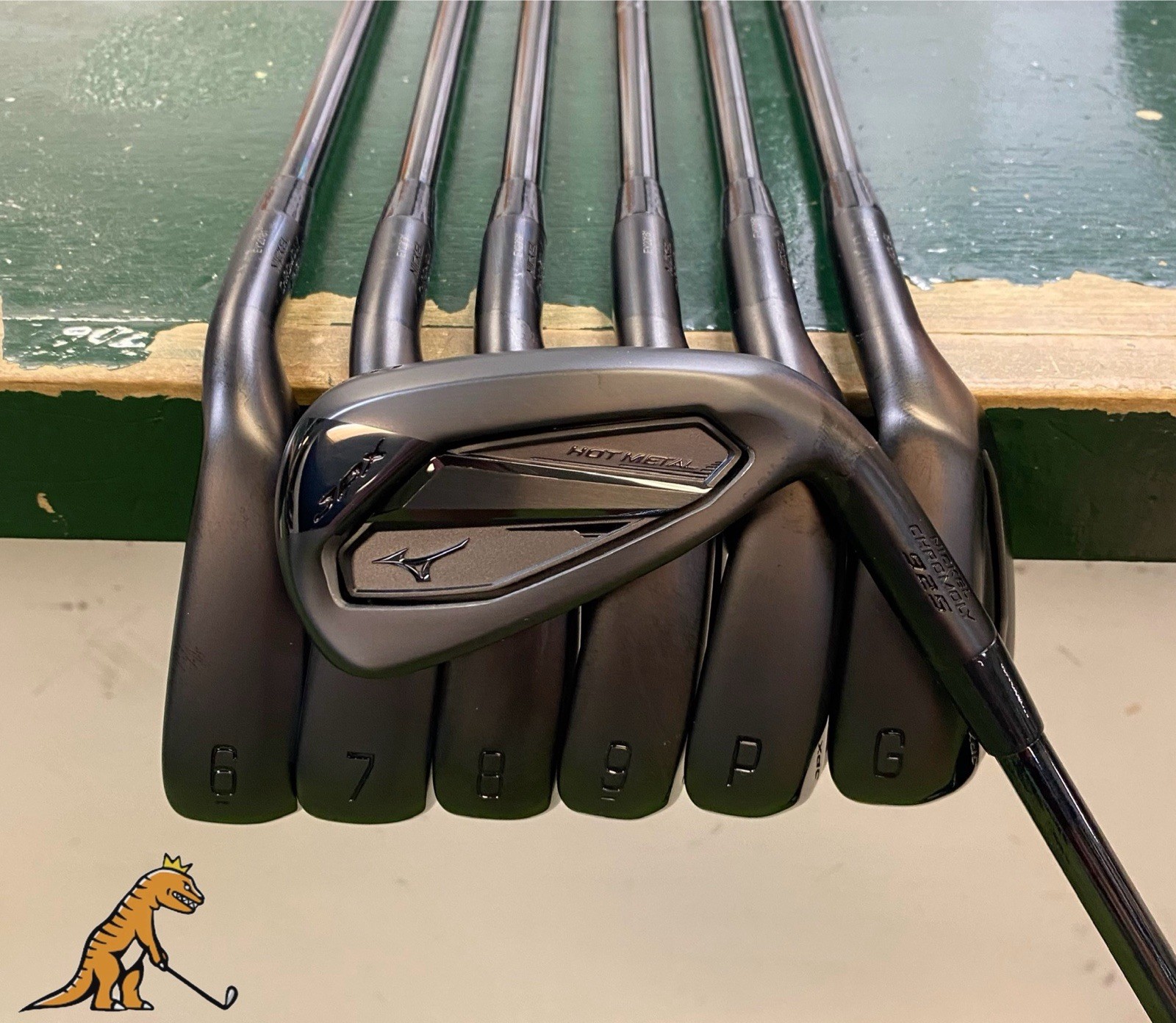 Mint Mizuno JPX 925 Hot Metal Black Iron Set 5-PW-GW KBS Tour Black Stiff Flex