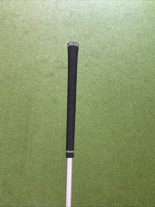 Mint Titleist TSR1 23* 5 Hybrid Mitsubishi MMT 50g Graphite Seniors + HC - Image 9
