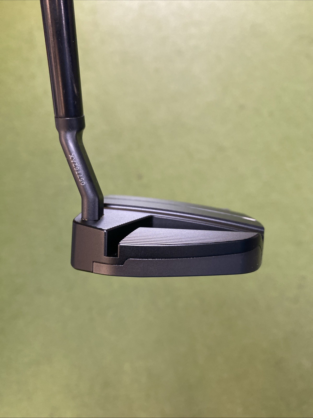 Used RH Ping PLD Ally Blue 4 34.5” Black Mallet Putter + HC - Image 4