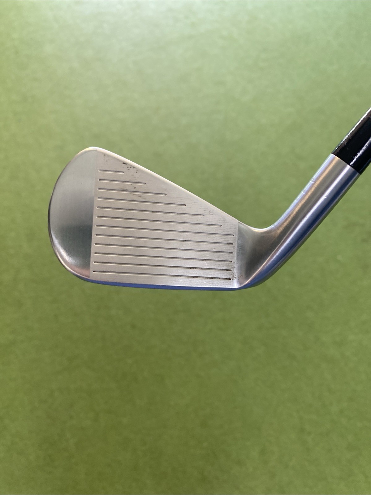 Used RH Srixon Z 545 4 Iron Dynamic Gold Tour Issue X100 Steel - Image 4