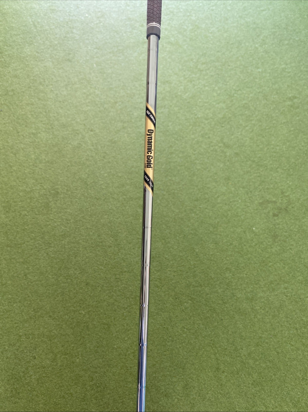 Used RH Srixon Z 545 4 Iron Dynamic Gold Tour Issue X100 Steel - Image 6