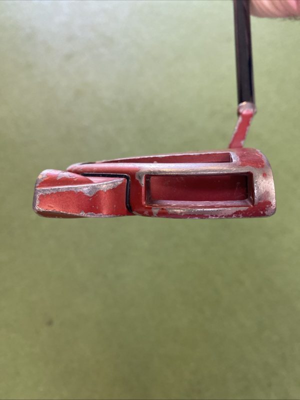 Used RH TaylorMade Spider Tour Red 34” Mallet Putter