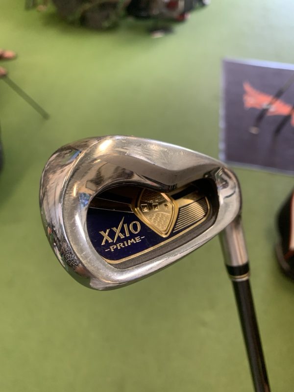 Used RH XXIO Prime 8 Iron SP900 Graphite Regular Flex