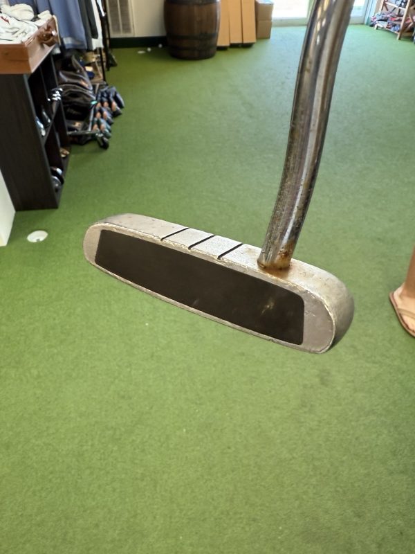 odyssey dual force rossie 2 putter 35” Right Handed