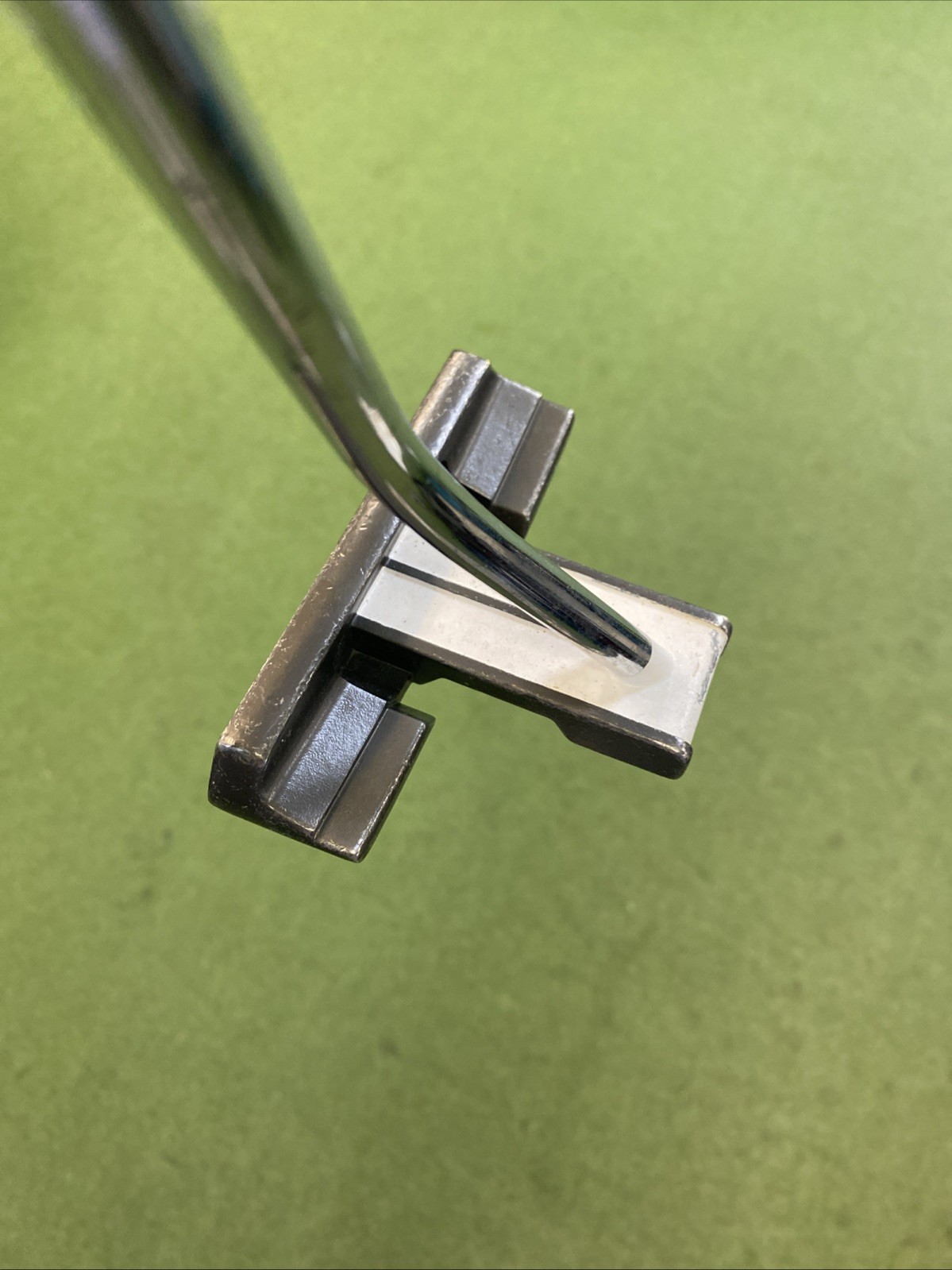 Used RH Odyssey Back Stryke Blade 35” Putter - Image 5