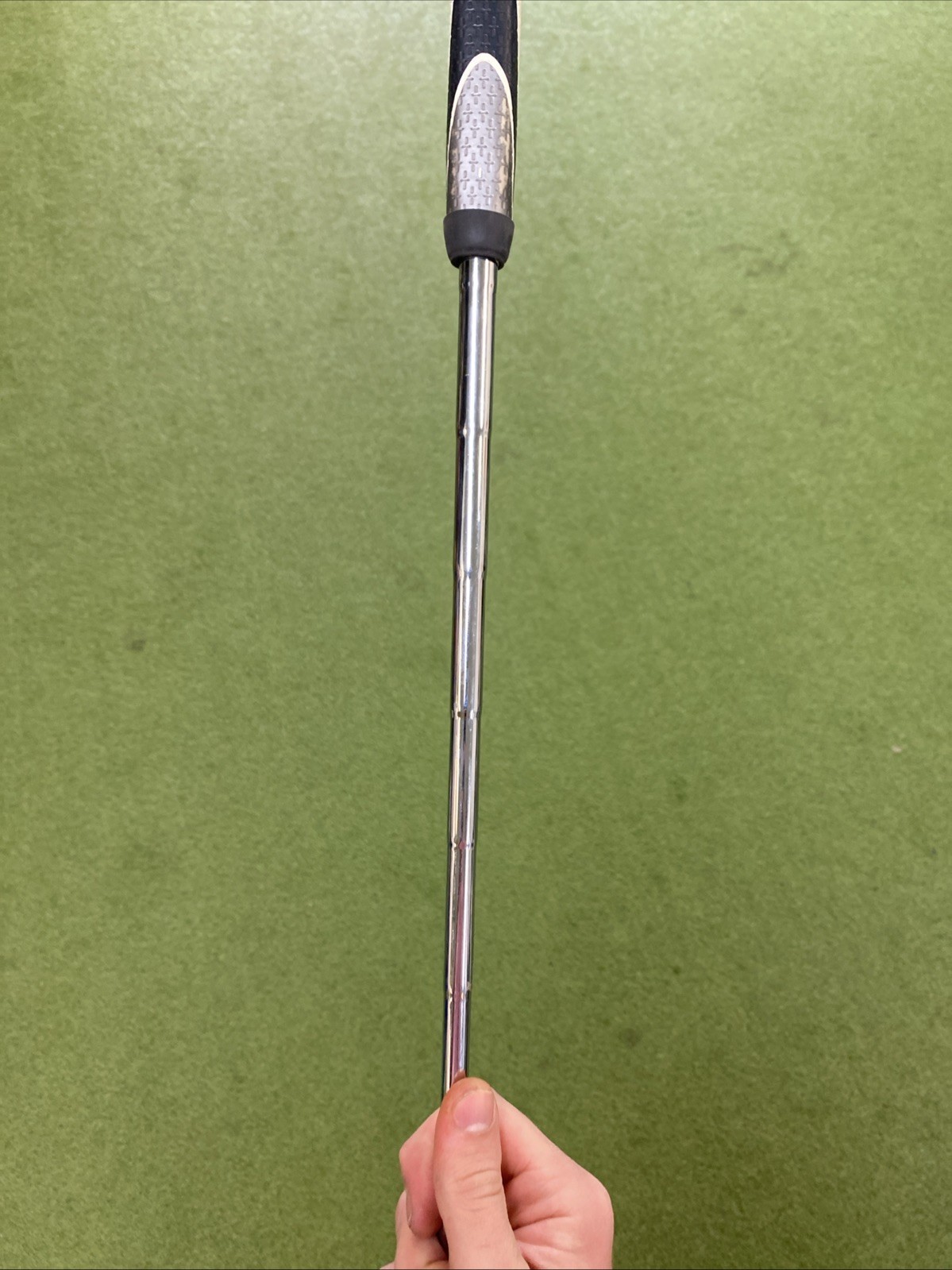 Used RH Odyssey Double Wide Arm Lock 40” Putter - Image 6